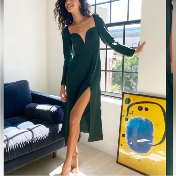 Aritzia Dresses & Skirts - Aritzia Wilfred Corfu Midi Dress